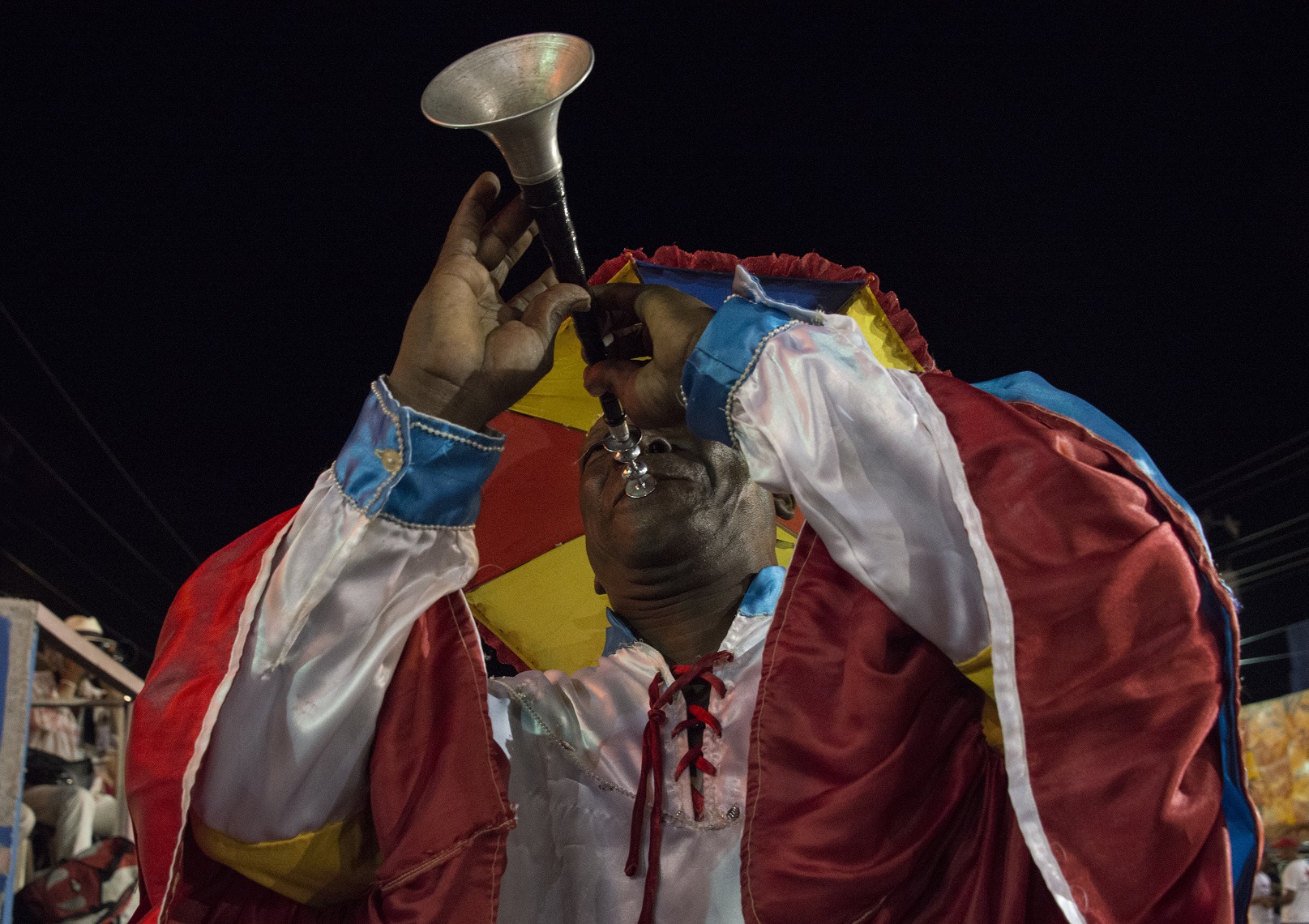 Carnavales-Santiago-de-Cuba-trompeta-china